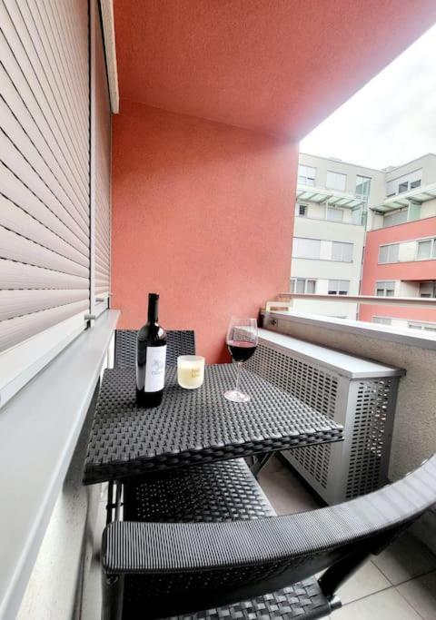 Urban Oasis: Stylish Retreat Apartman Zágráb Kültér fotó